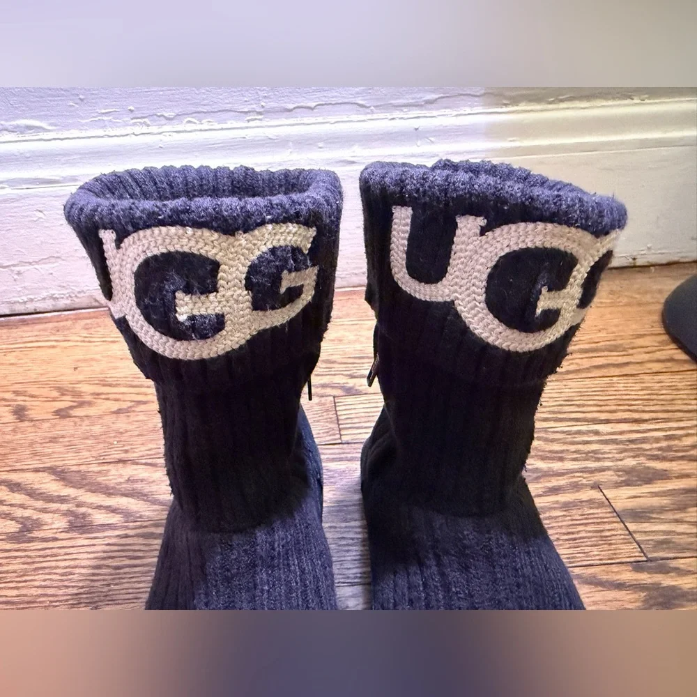 UGG classic knitted sock boots in black size 7 - Picture 3 of 9